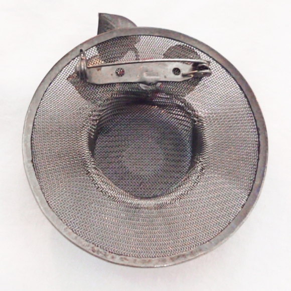 Vintage Silver Mesh Hat Brooch with Red Rose Detail - Picture 3 of 4